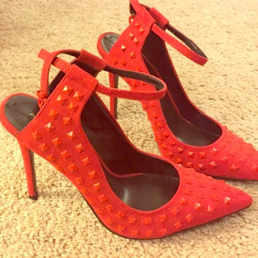 Jeweled Aldo 👠